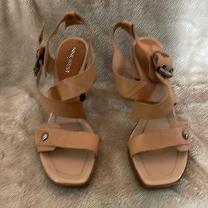 Nine West small platform sandal